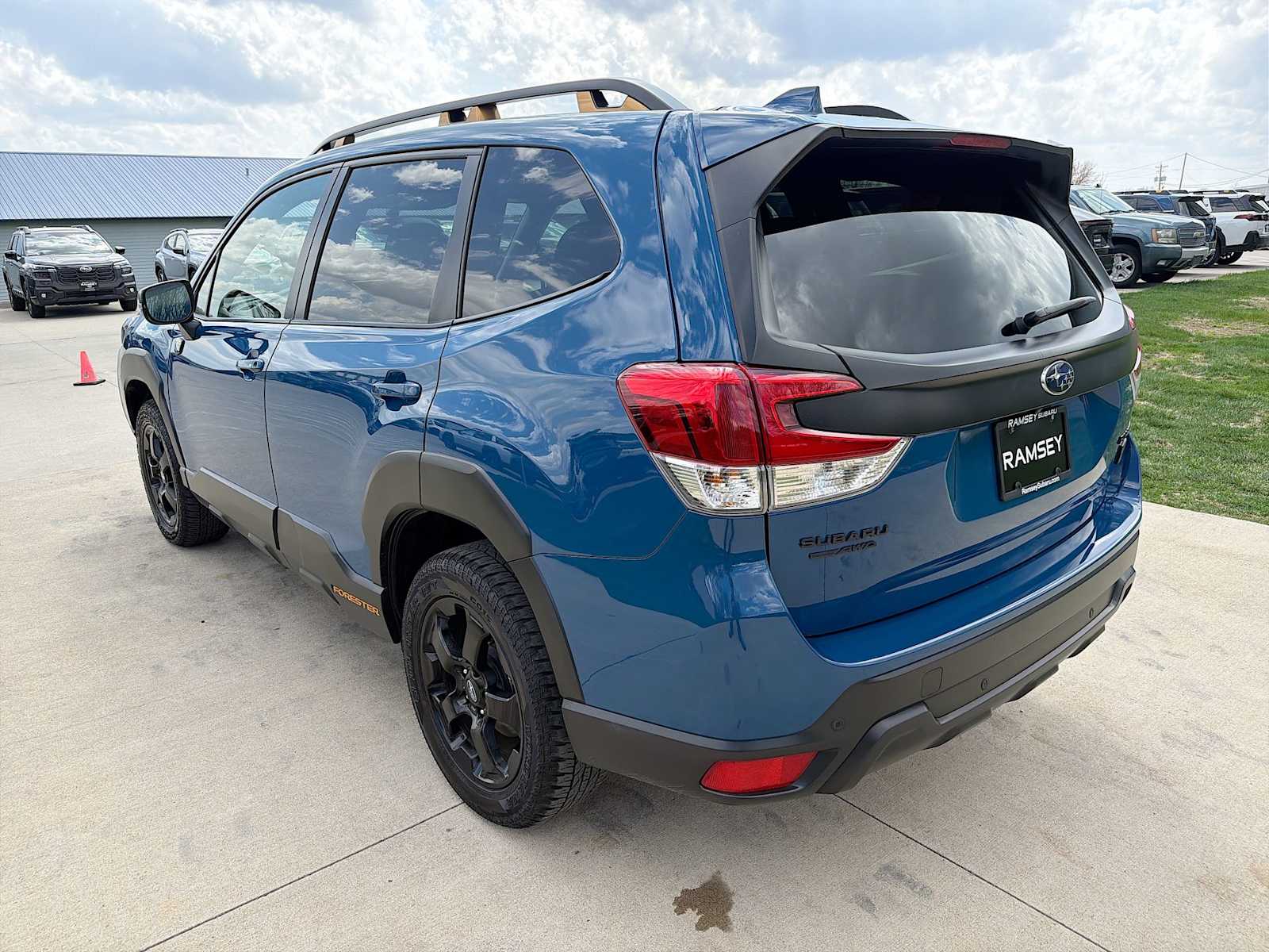 View vehicle photo 5