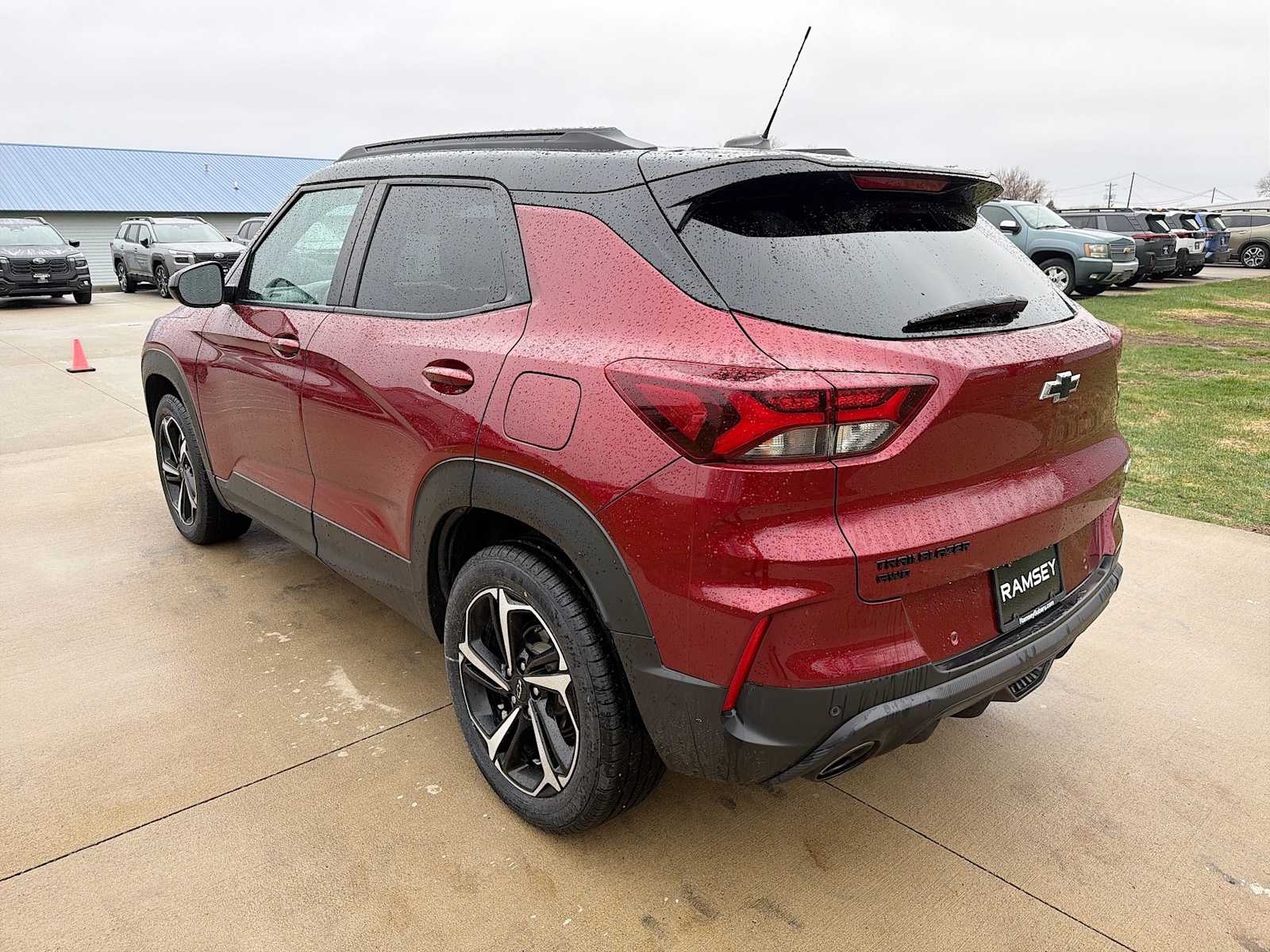 View vehicle photo 4