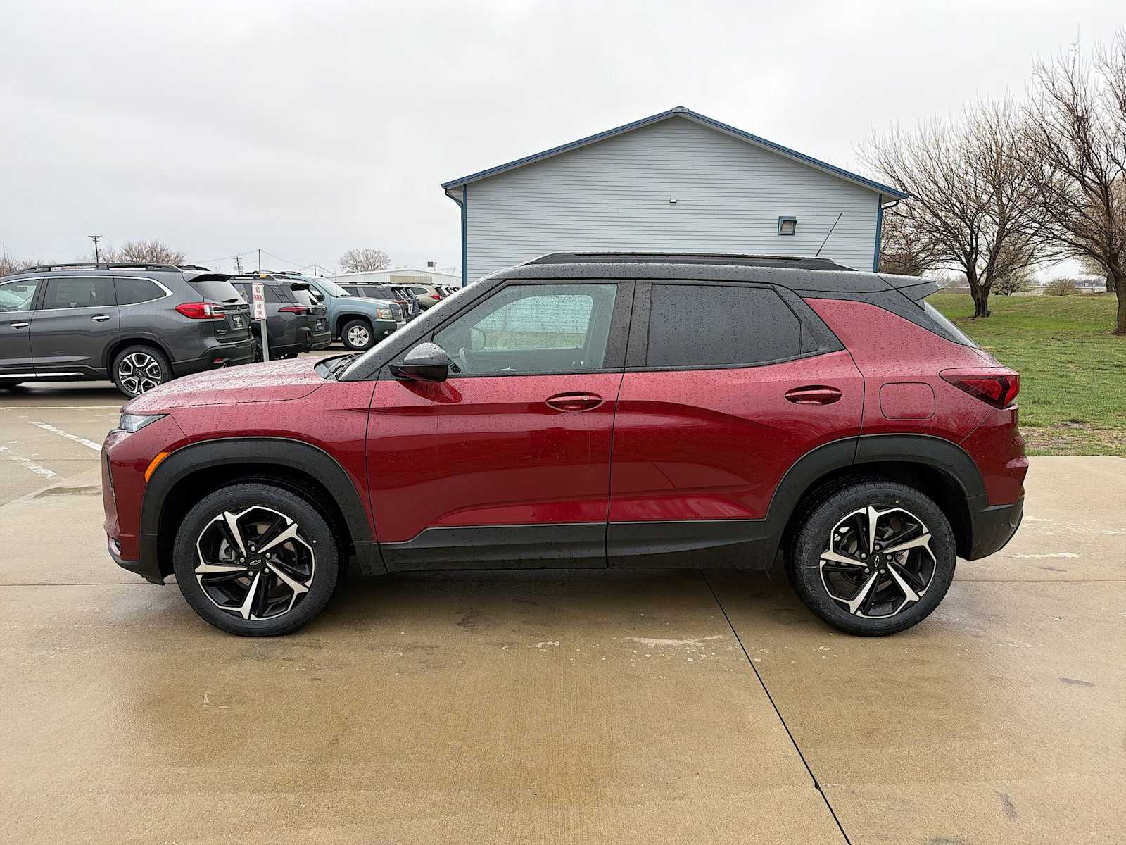 View vehicle photo 3