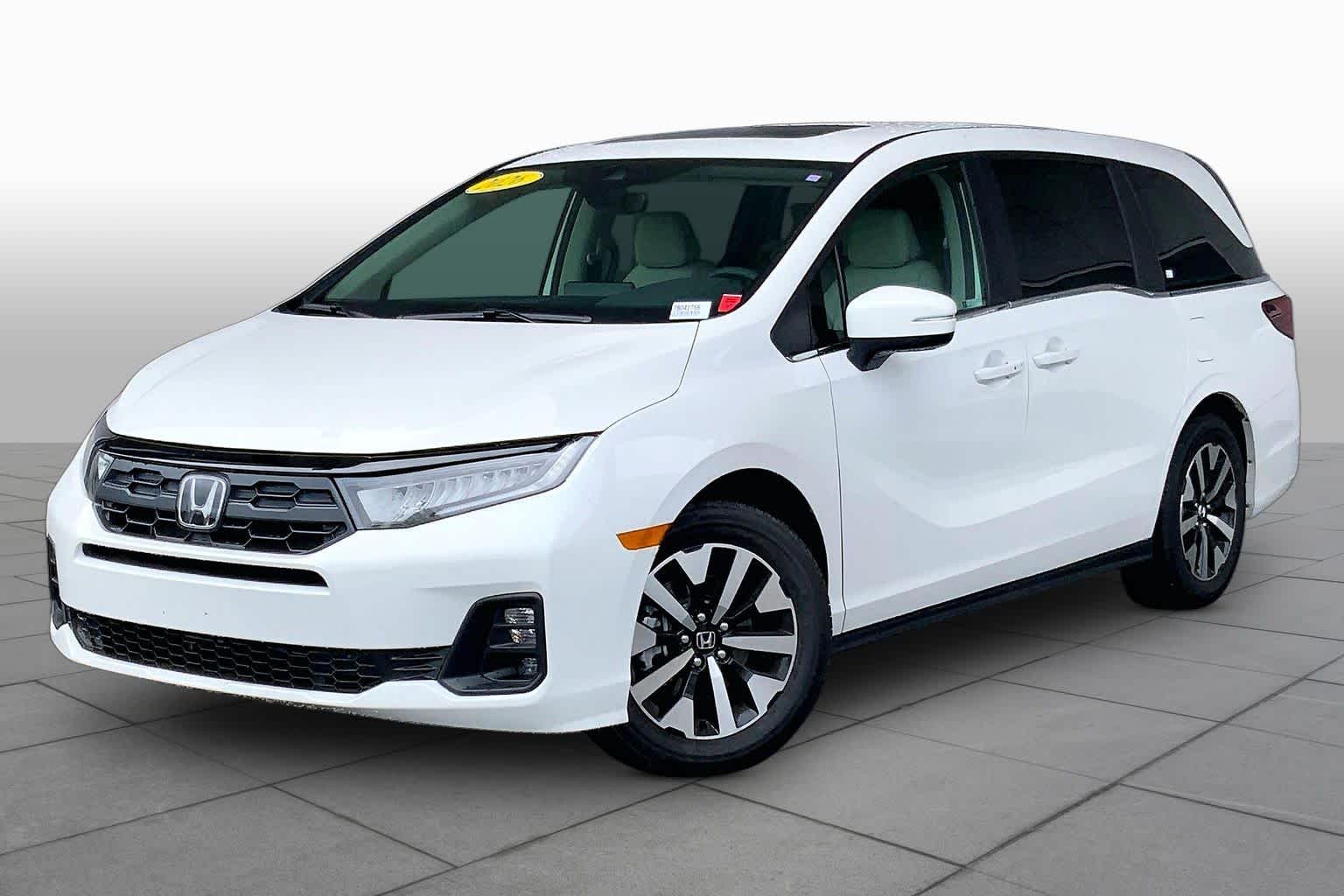 View vehicle photo 2