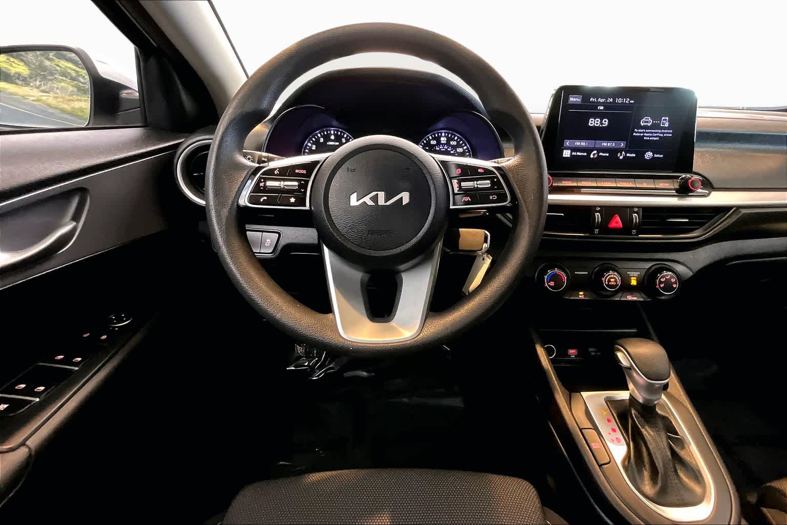 View vehicle photo 6
