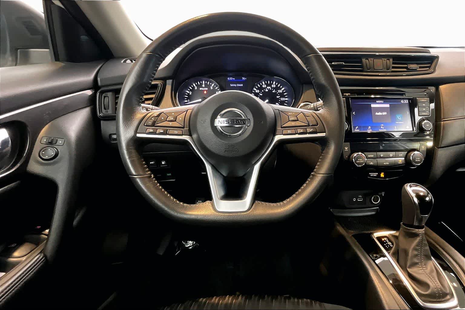 View vehicle photo 6
