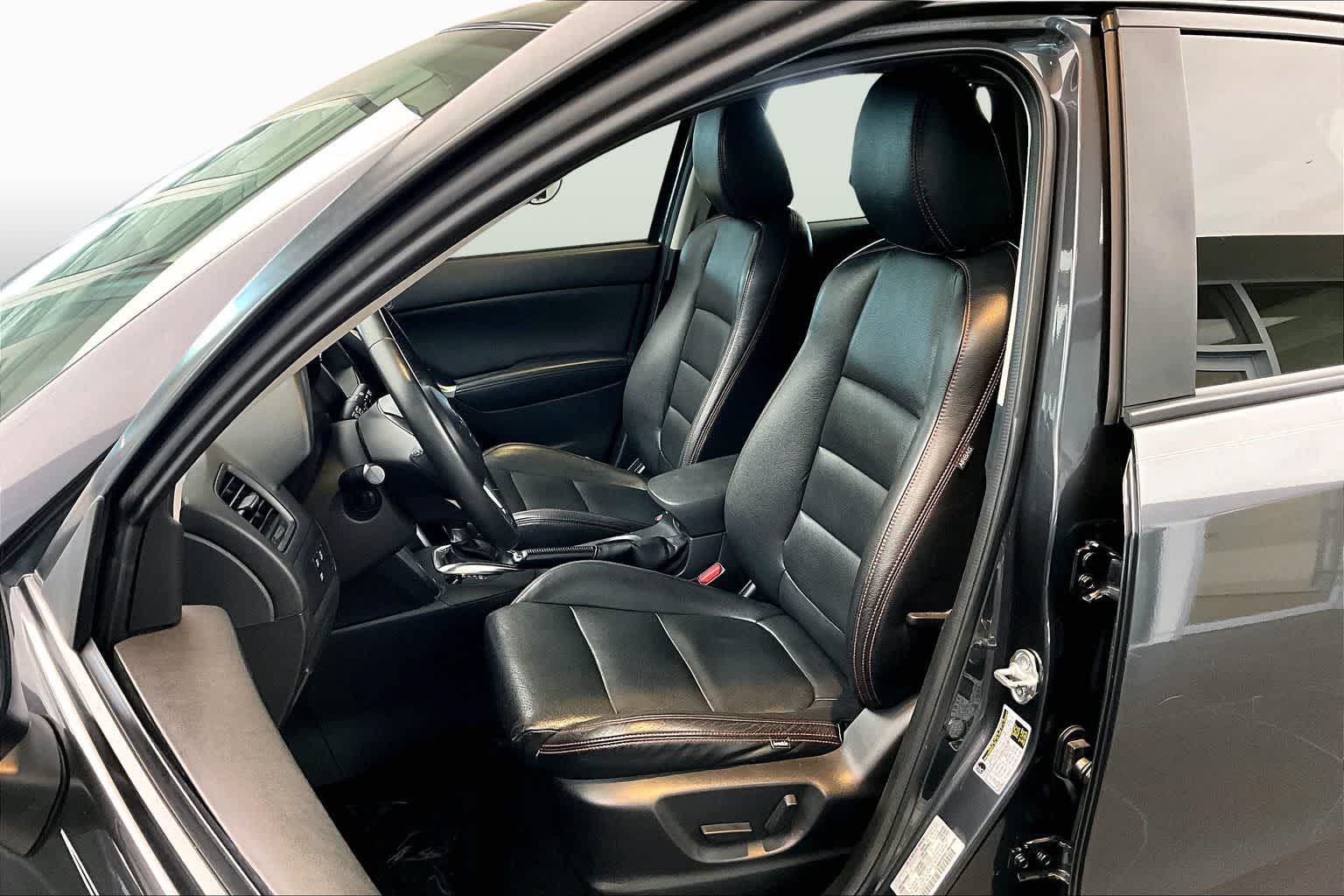 View vehicle photo 7
