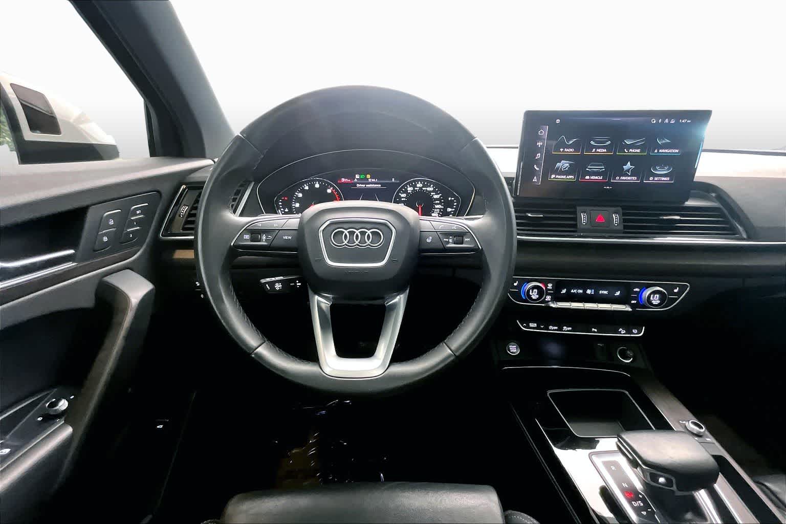 View vehicle photo 7