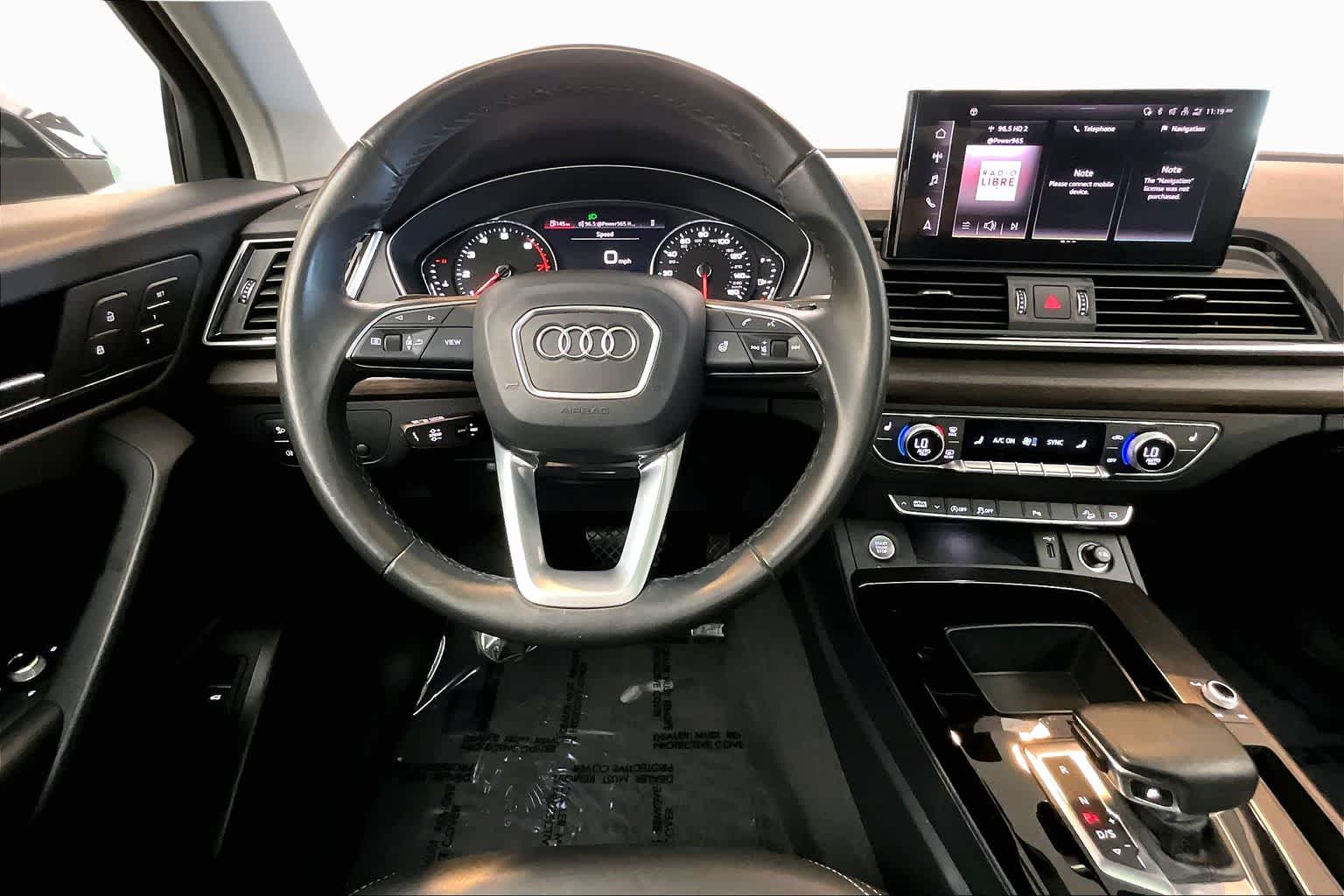 View vehicle photo 7