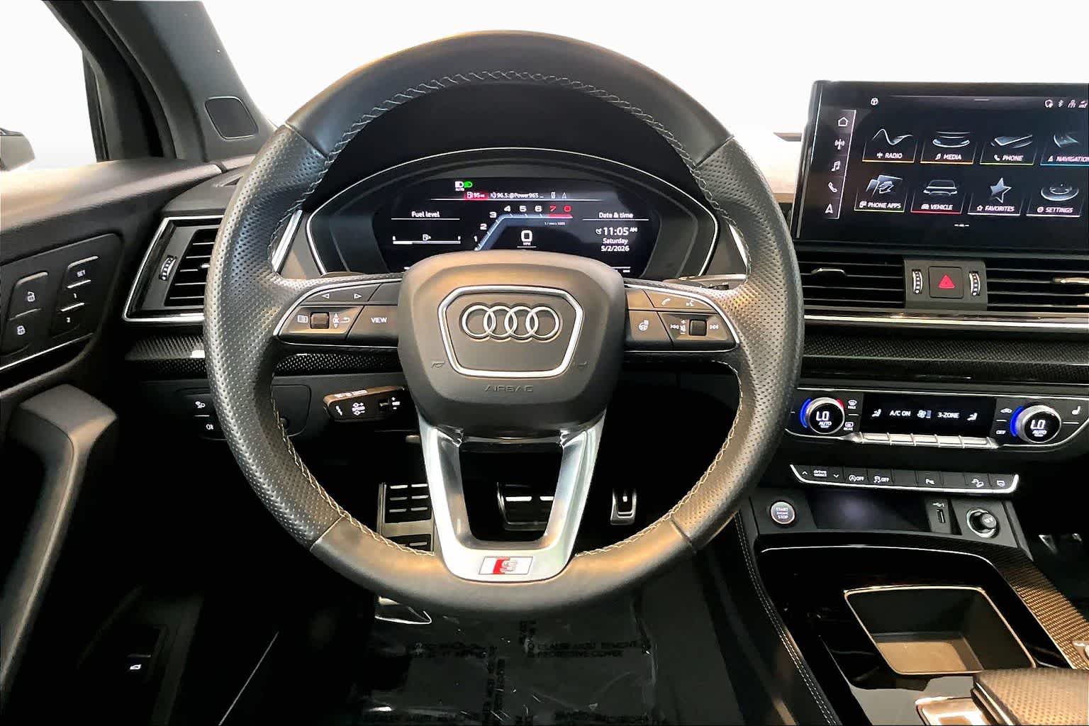 View vehicle photo 6