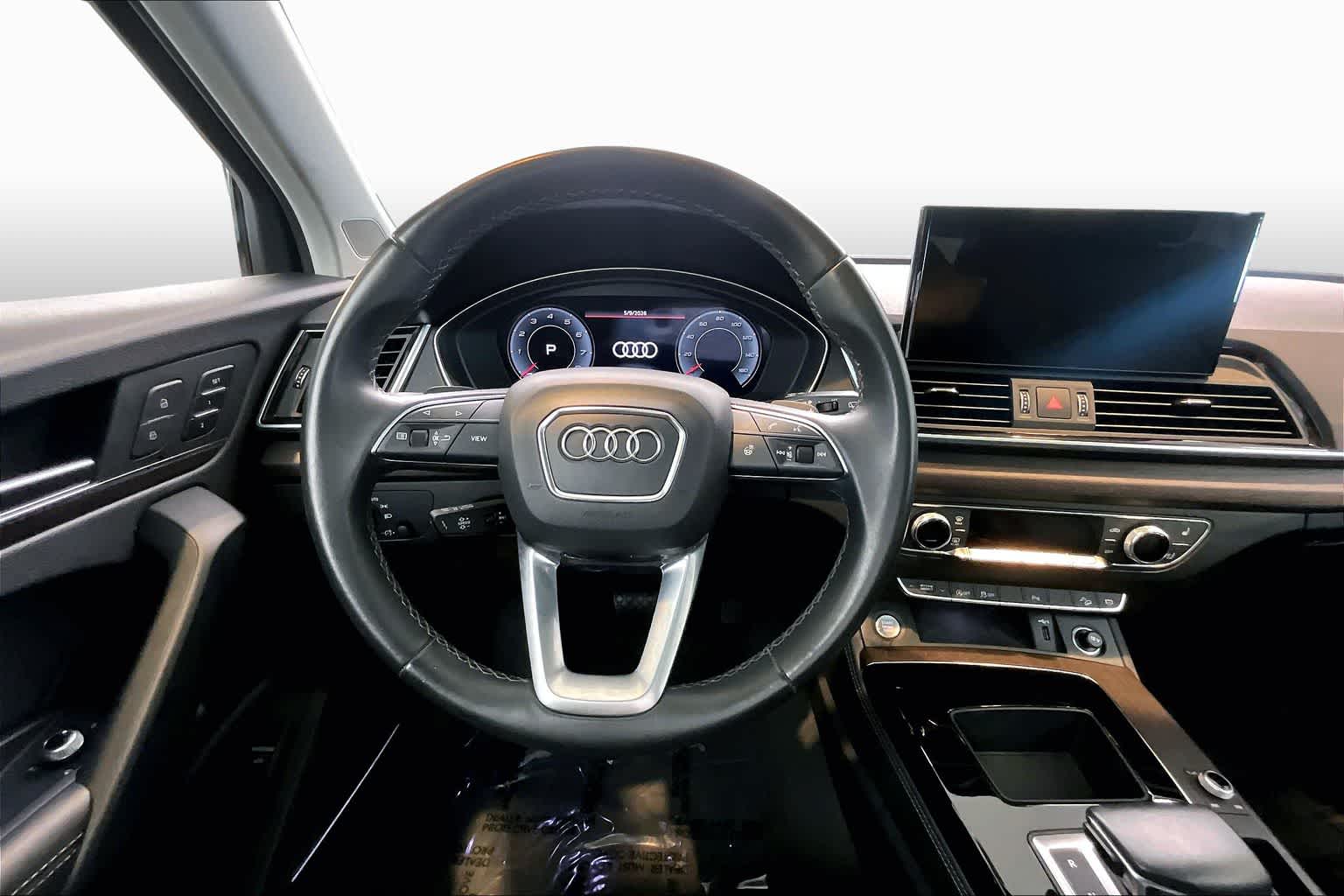 View vehicle photo 6