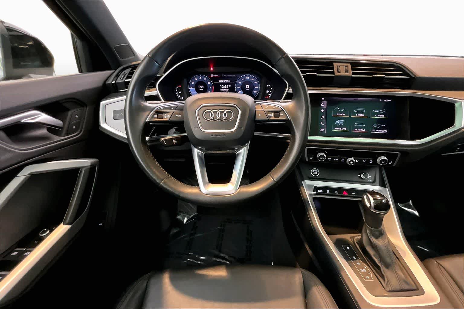 View vehicle photo 6