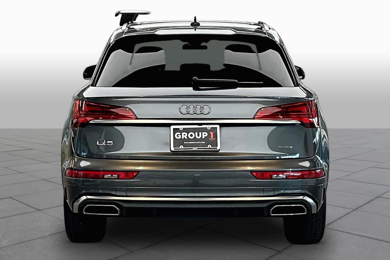 View vehicle photo 5