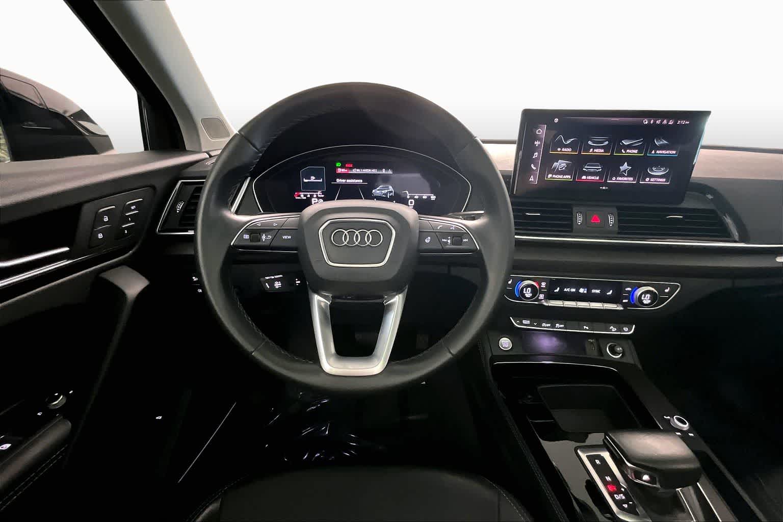 View vehicle photo 6