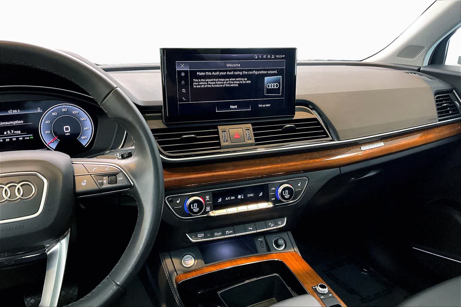 View vehicle photo 7