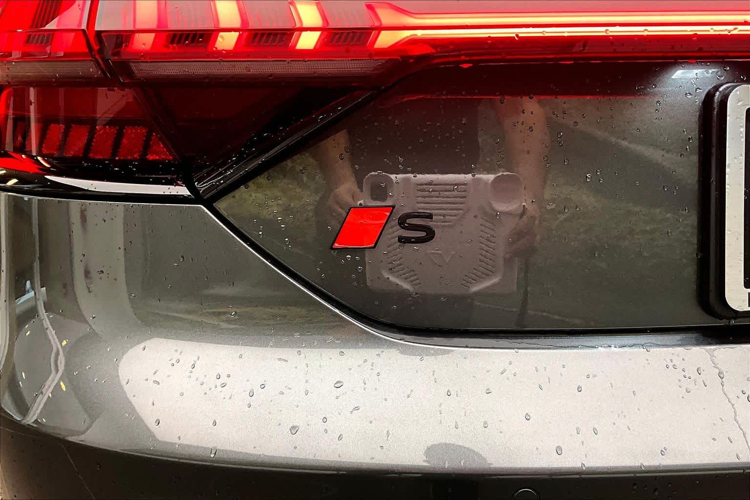 New 2026 Daytona Gray pe Audi Premium Plus image 15
