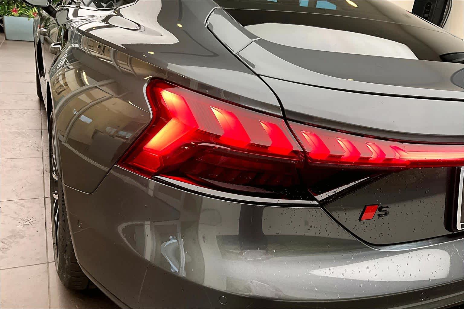 New 2026 Daytona Gray pe Audi Premium Plus image 14
