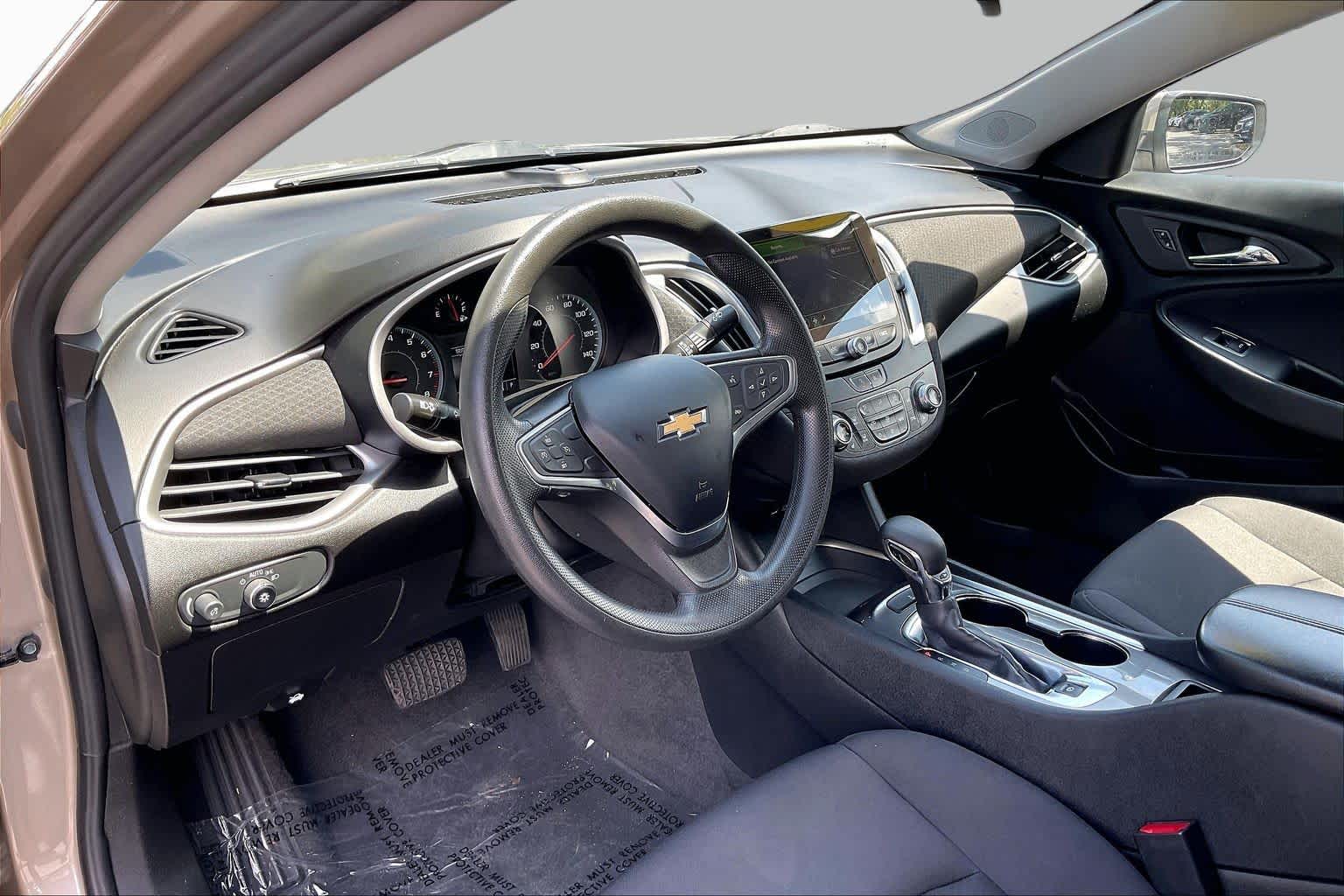 Used 2022 Mineral Gray Metallic Chevrolet LT image 14