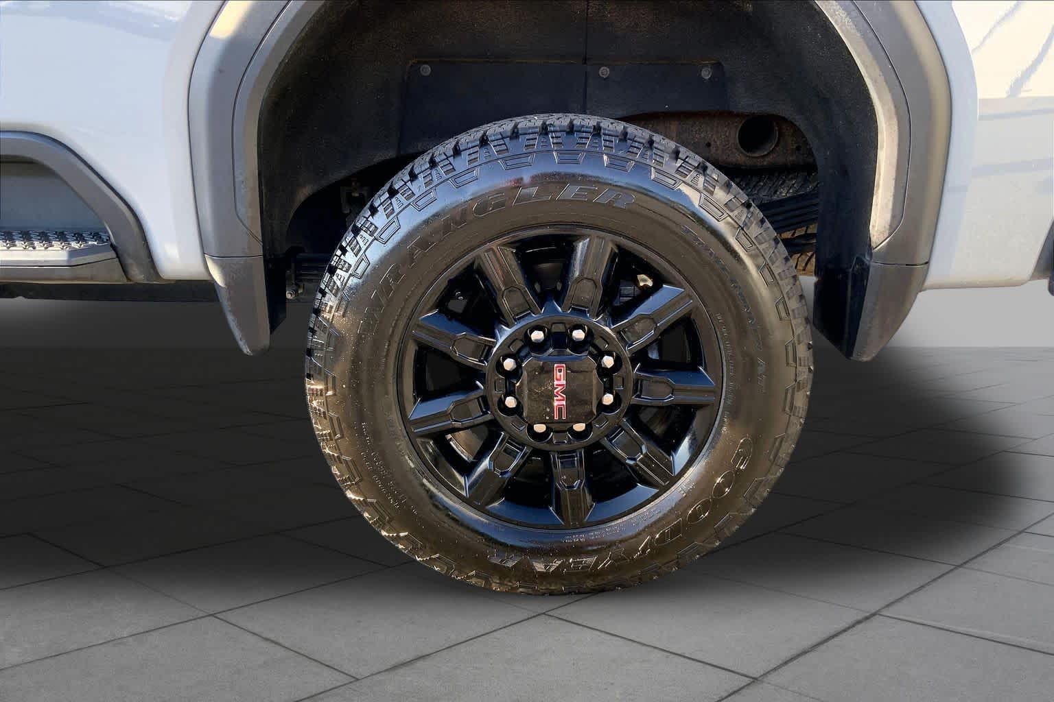 Used 2025 Thunderstorm Gray GMC AT4 image 11