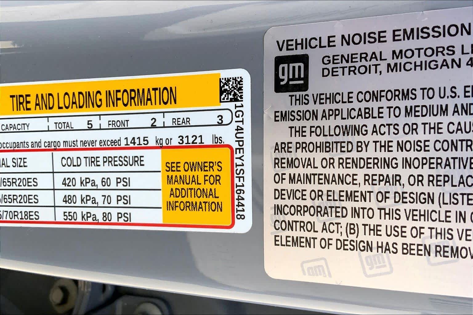 Used 2025 Thunderstorm Gray GMC AT4 image 31