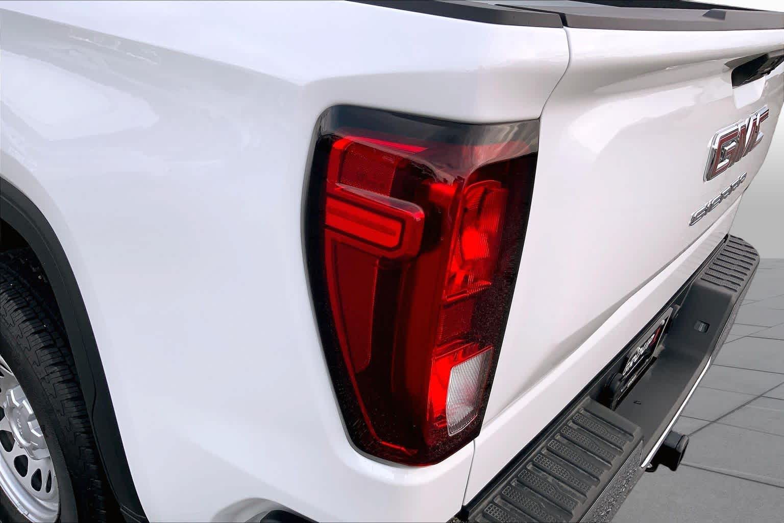 New 2026 Summit White GMC Pro image 13
