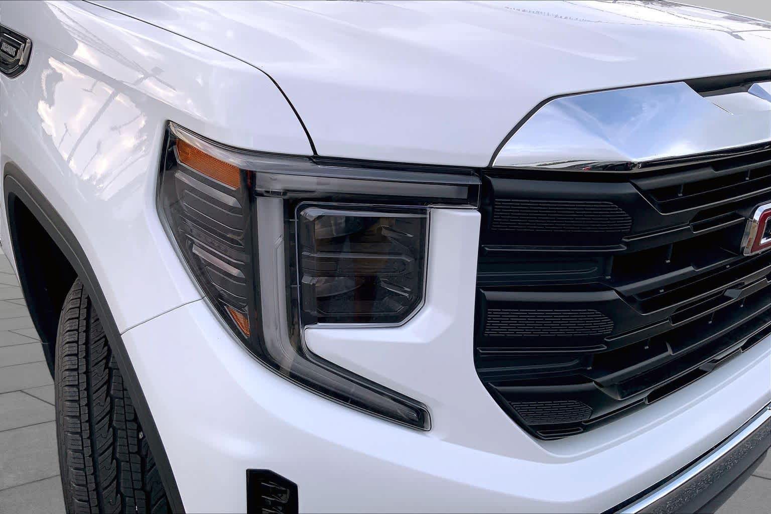New 2026 Summit White GMC Pro image 12