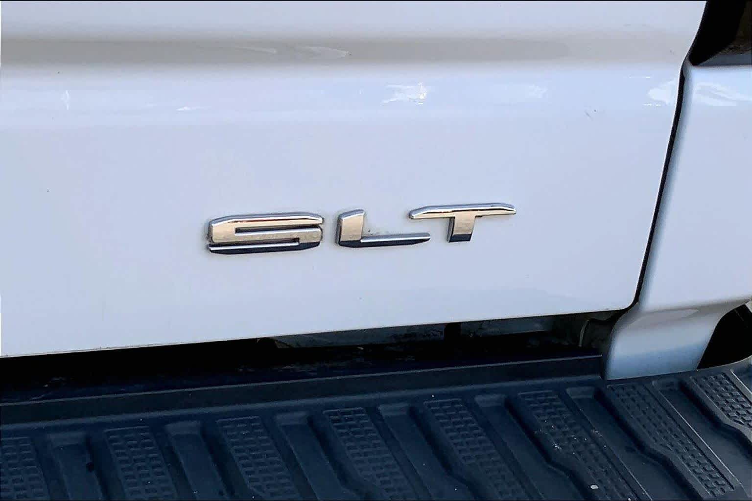 Used 2020 SUMMIT WHITE GMC SLT image 9
