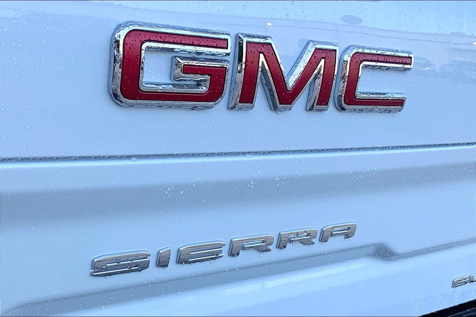 New 2026 Glacier White Tricoat GMC SLT image 14