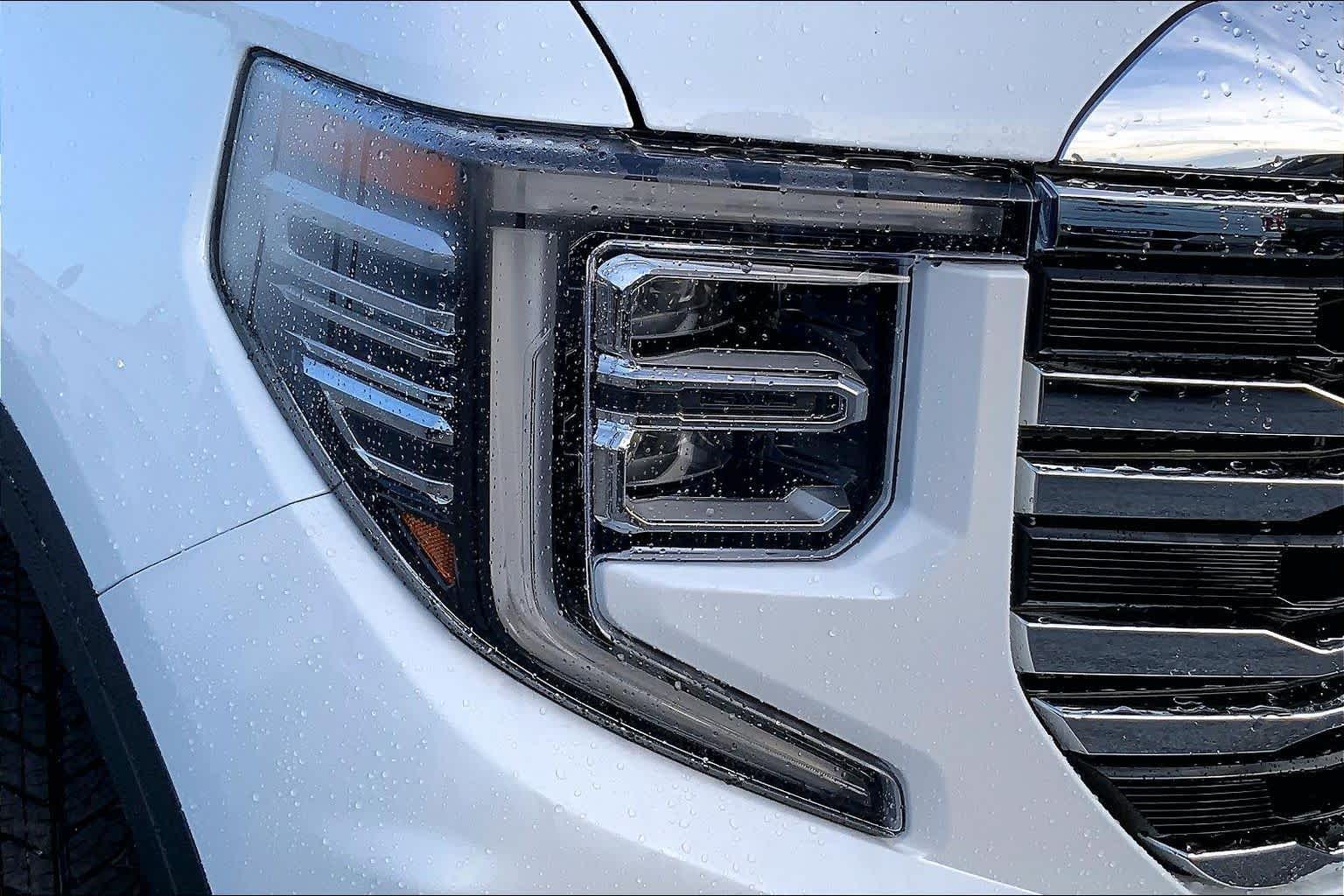 New 2026 Glacier White Tricoat GMC SLT image 12