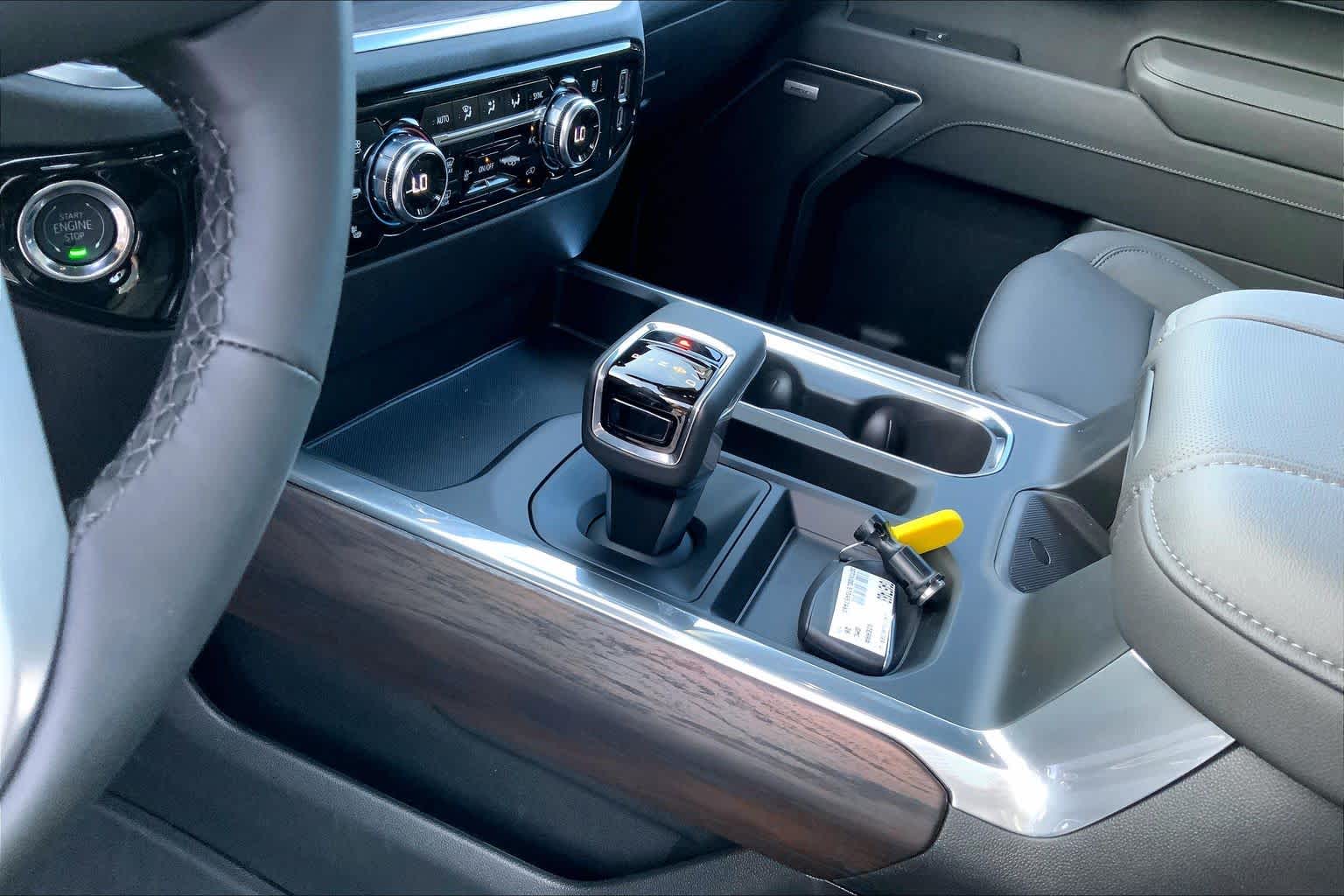 New 2026 Glacier White Tricoat GMC SLT image 5