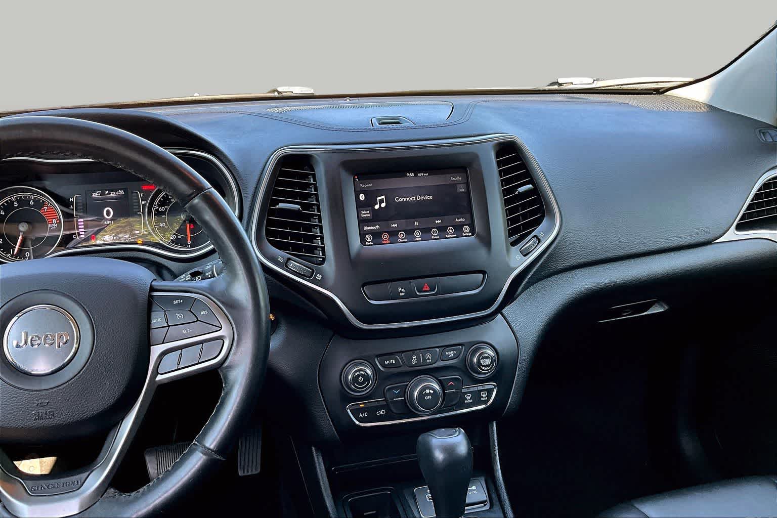 View vehicle photo 6