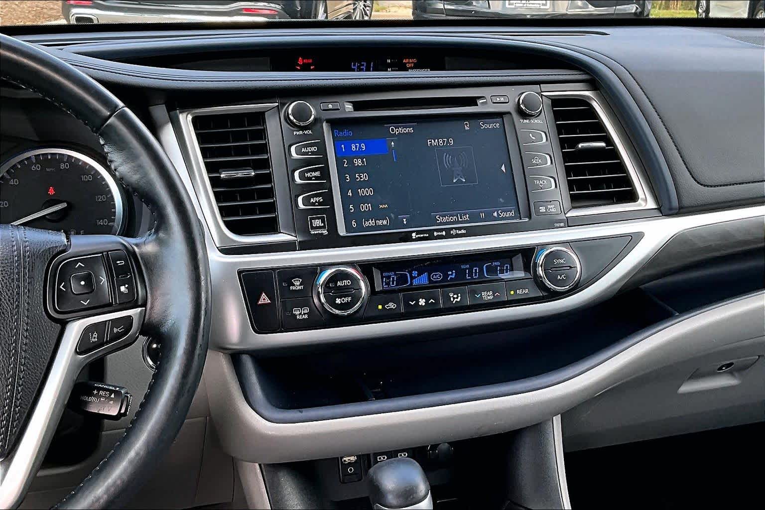 View vehicle photo 7