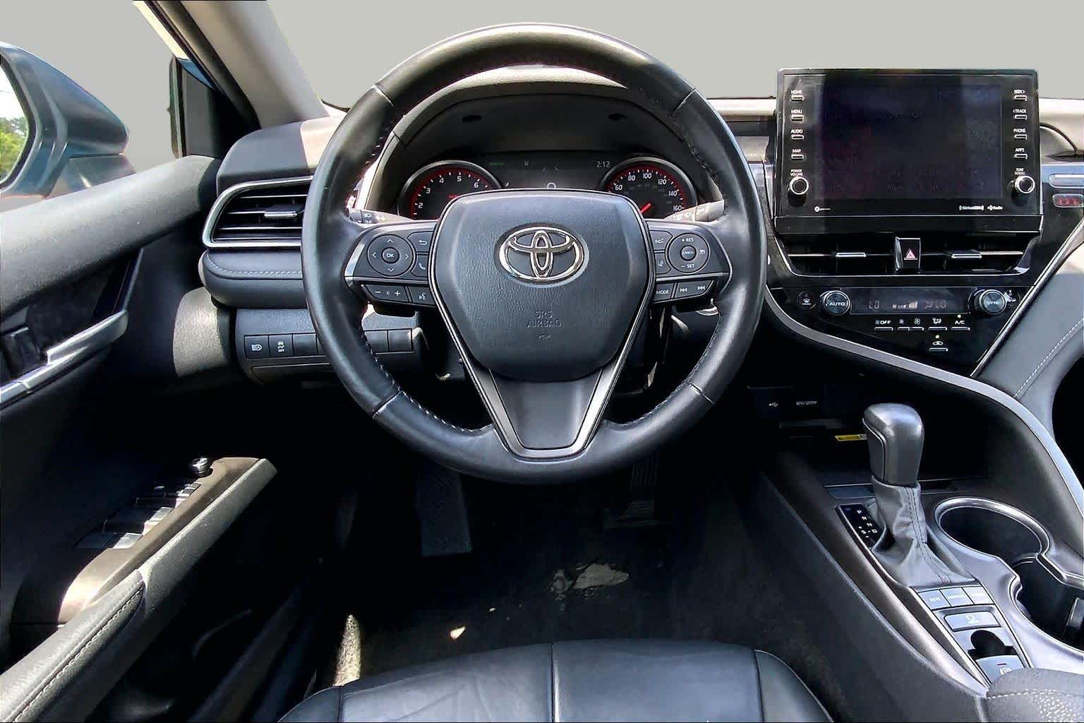 View vehicle photo 7