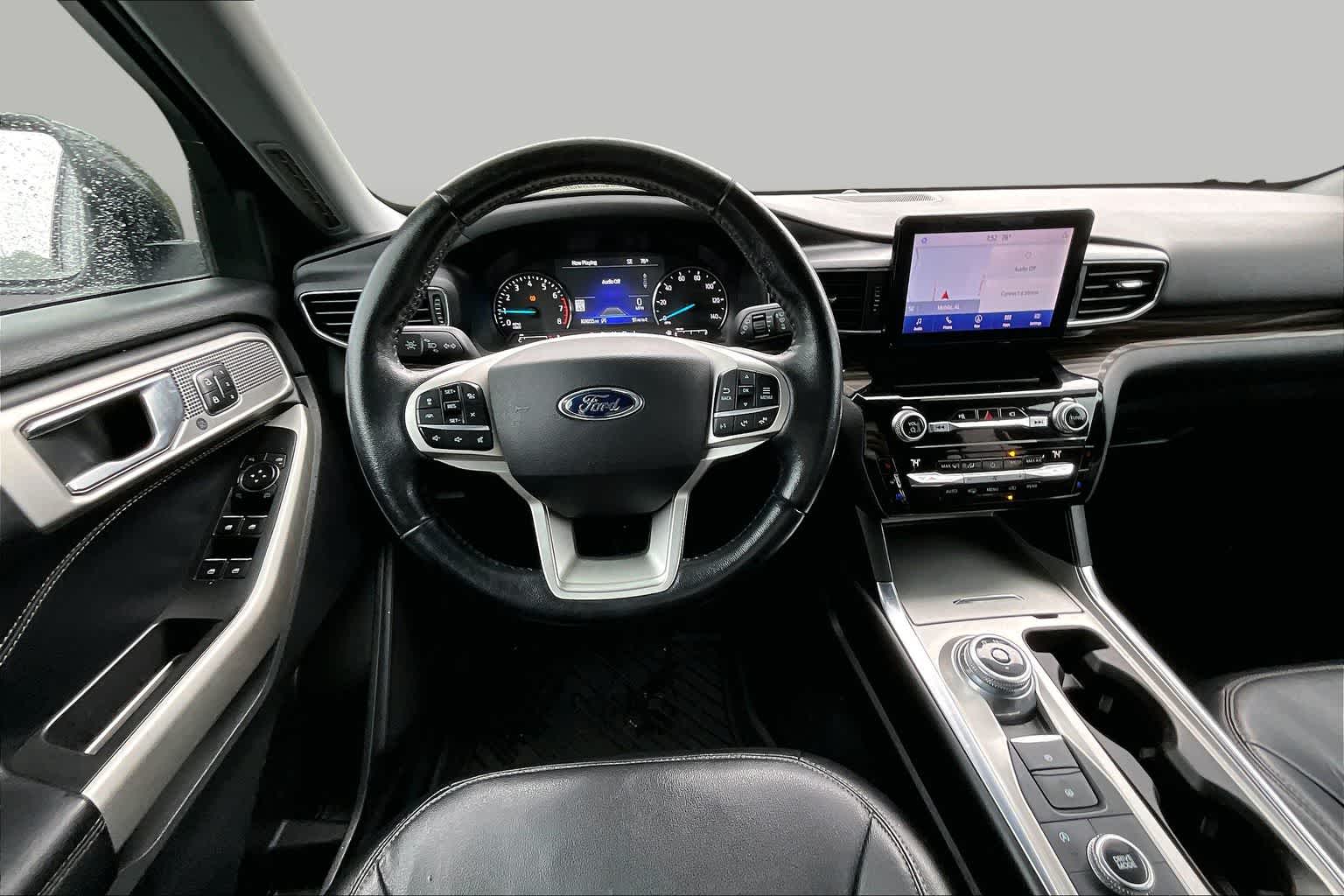 View vehicle photo 5
