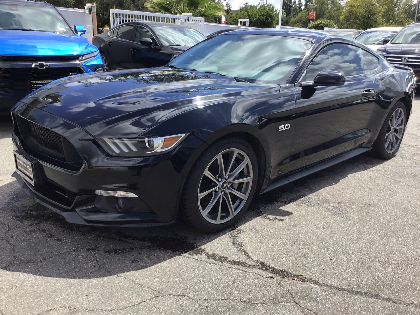 View vehicle photo 2