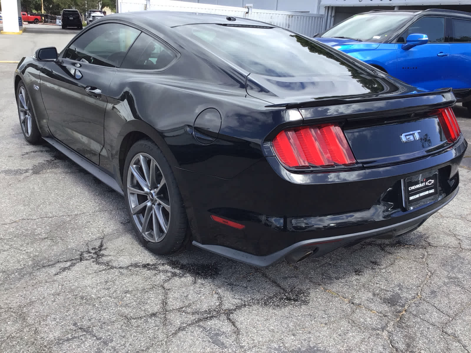 View vehicle photo 3