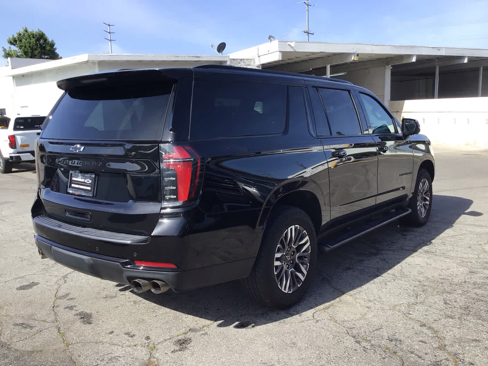 View vehicle photo 5