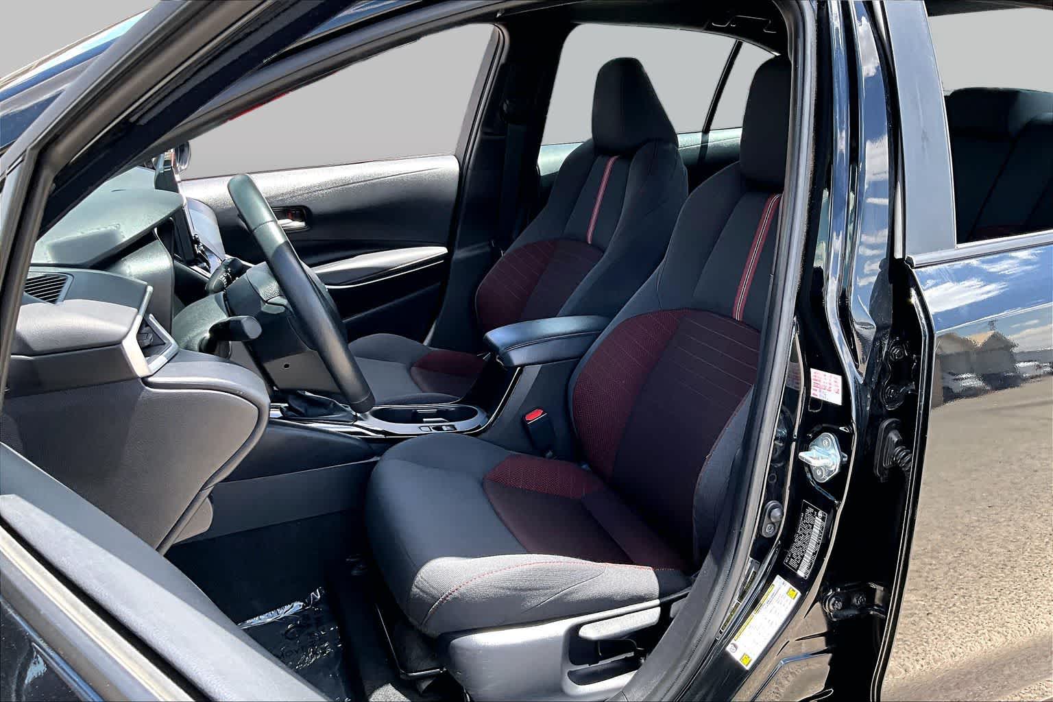 View vehicle photo 7