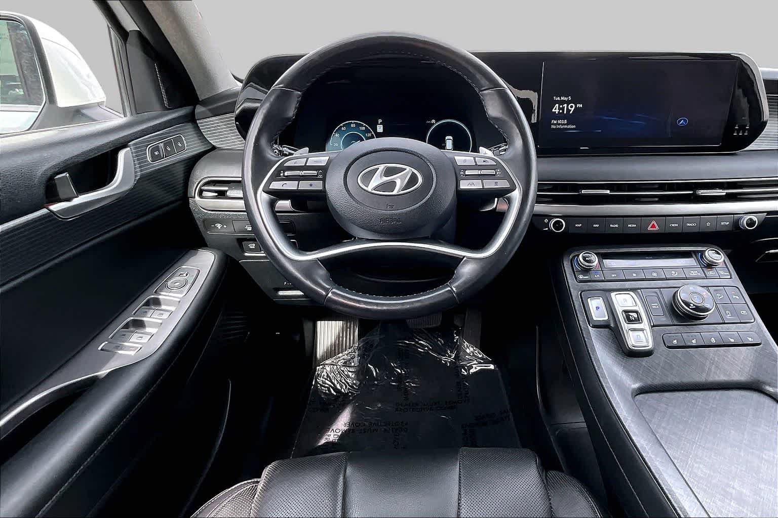 View vehicle photo 5