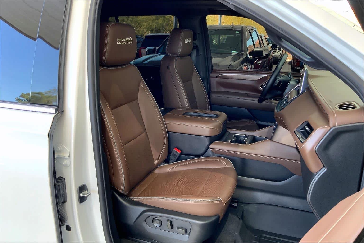 Used 2024 Iridescent Pearl Tricoat Chevrolet High Country image 9