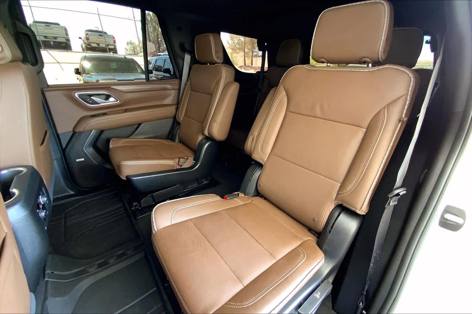 Used 2024 Iridescent Pearl Tricoat Chevrolet High Country image 21