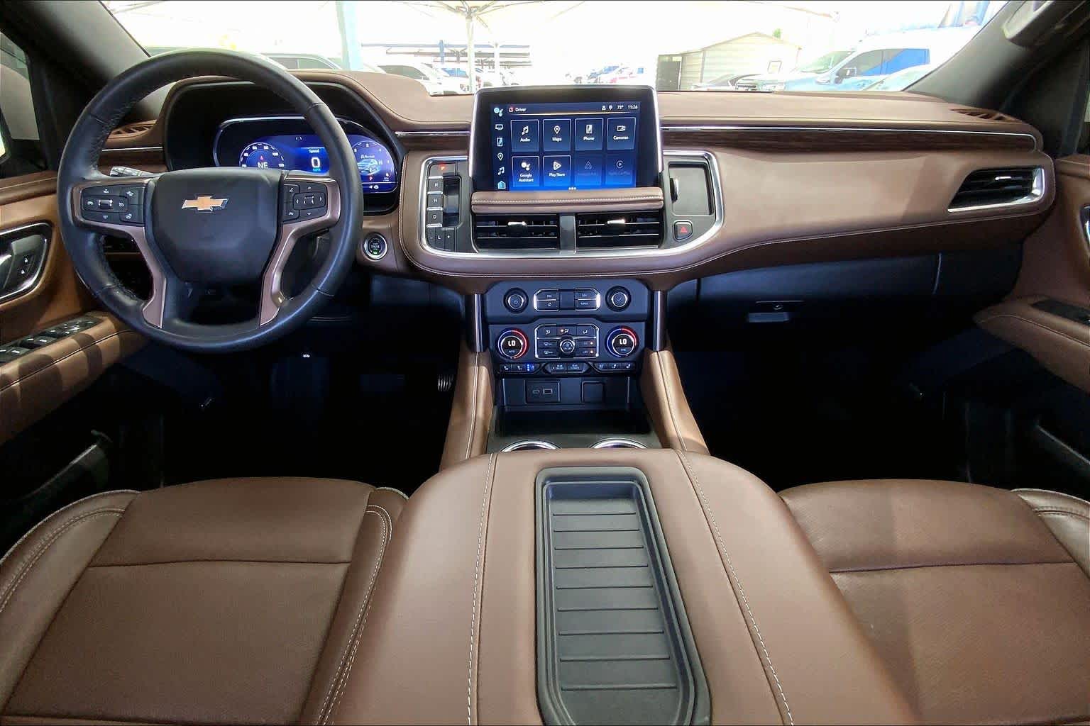 Used 2024 Iridescent Pearl Tricoat Chevrolet High Country image 16