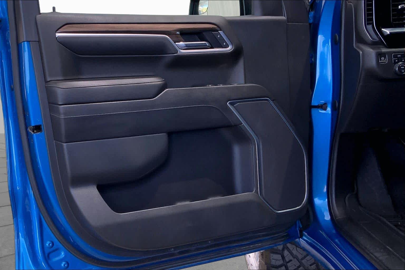 Used 2022 GLACIER BLUE METALLIC Chevrolet LT image 22