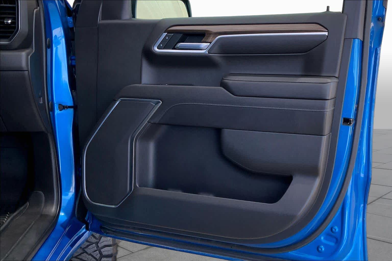 Used 2022 GLACIER BLUE METALLIC Chevrolet LT image 23