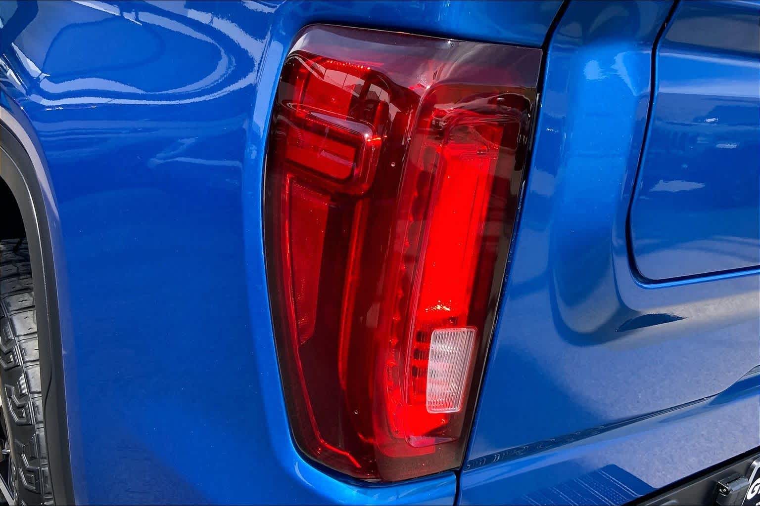 Used 2023 Dynamic Blue Metallic GMC AT4 image 29
