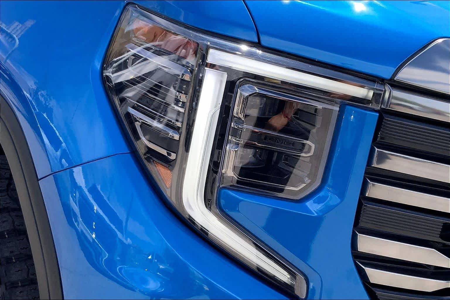 Used 2023 Dynamic Blue Metallic GMC AT4 image 28