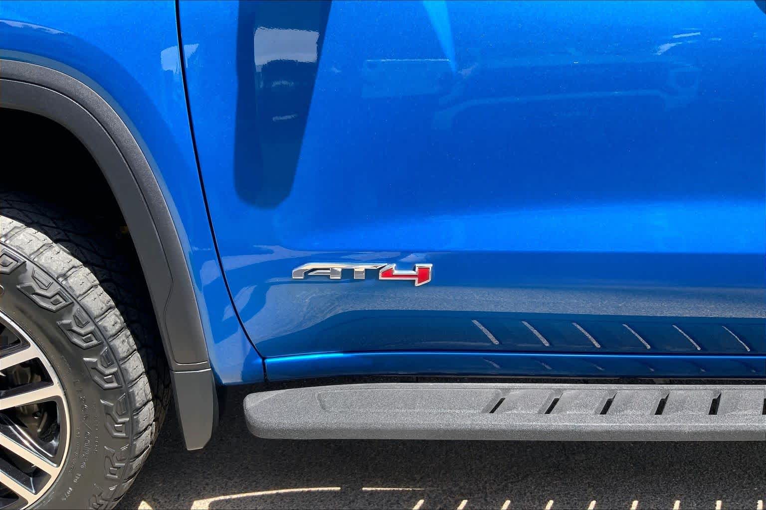 Used 2023 Dynamic Blue Metallic GMC AT4 image 10