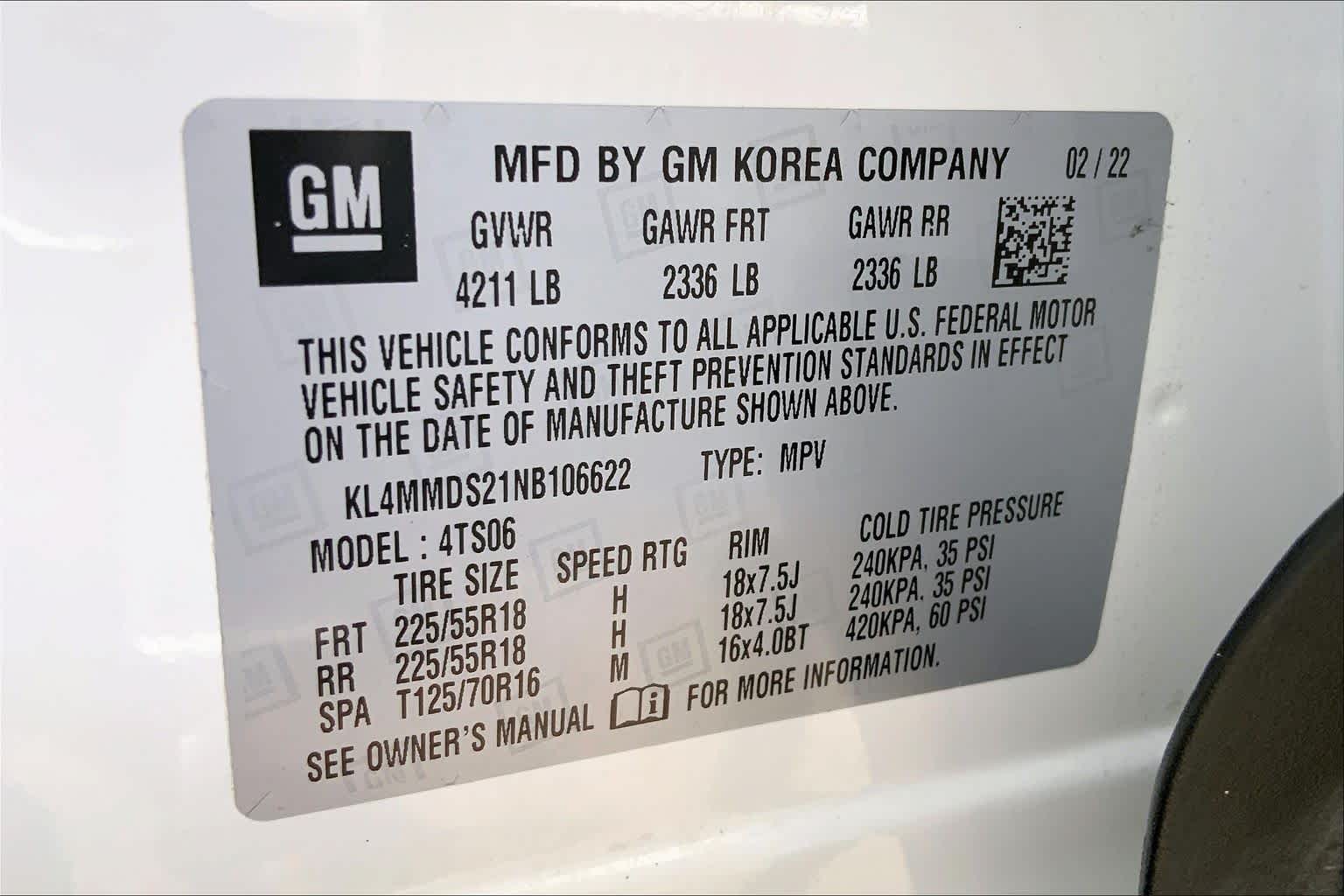 Used 2022 Summit White Buick Select image 37