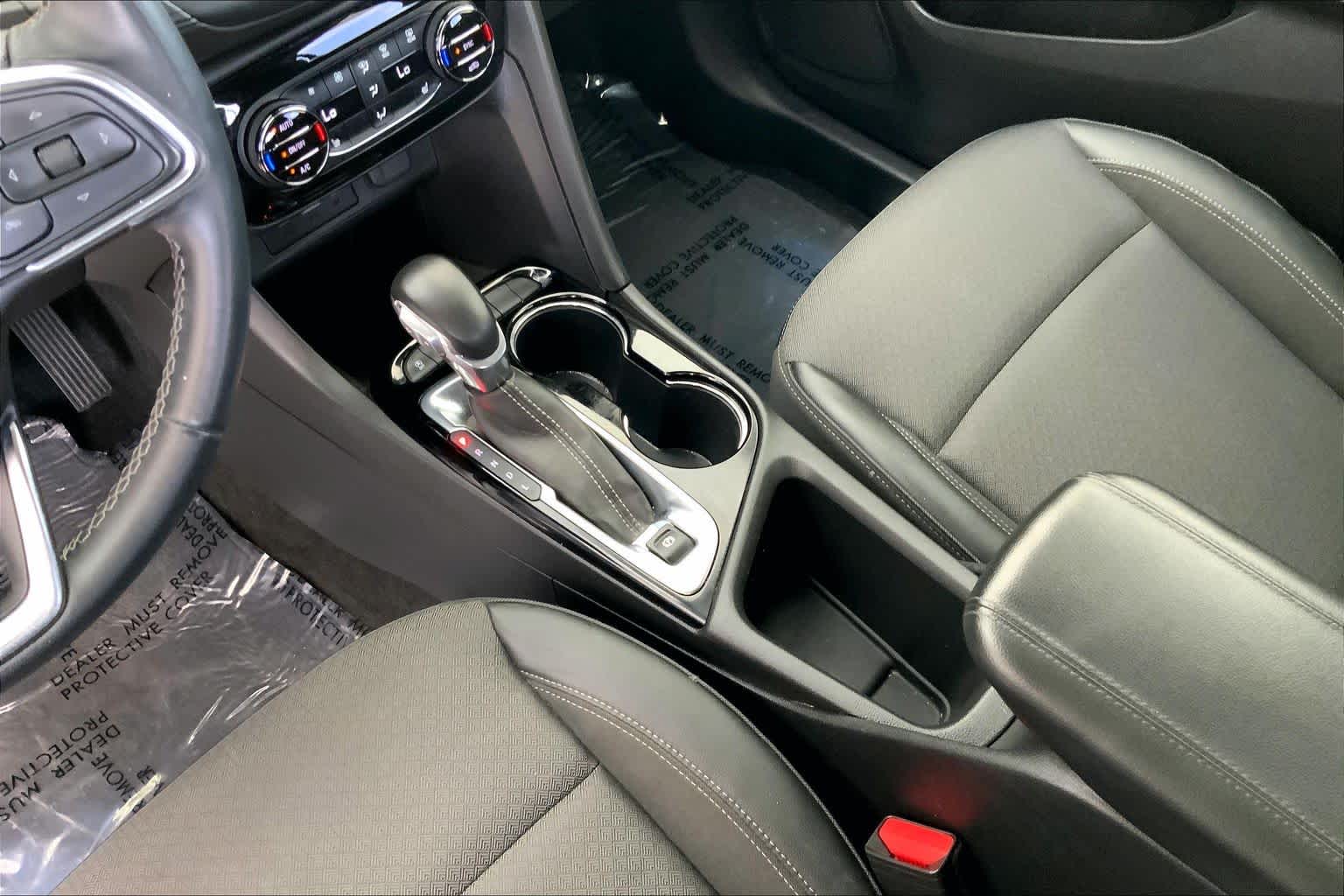 Used 2022 Summit White Buick Select image 17