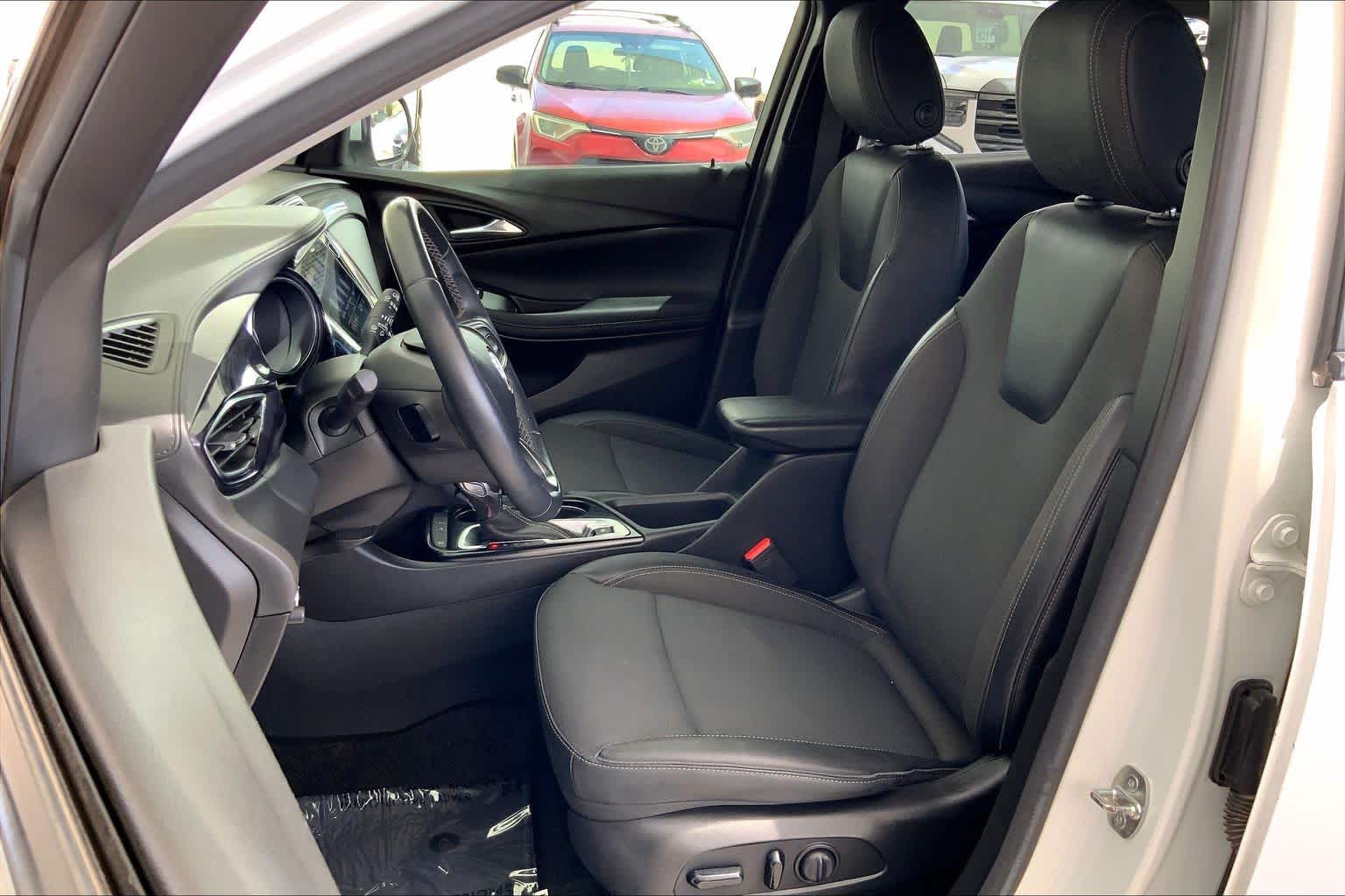 Used 2022 Summit White Buick Select image 8