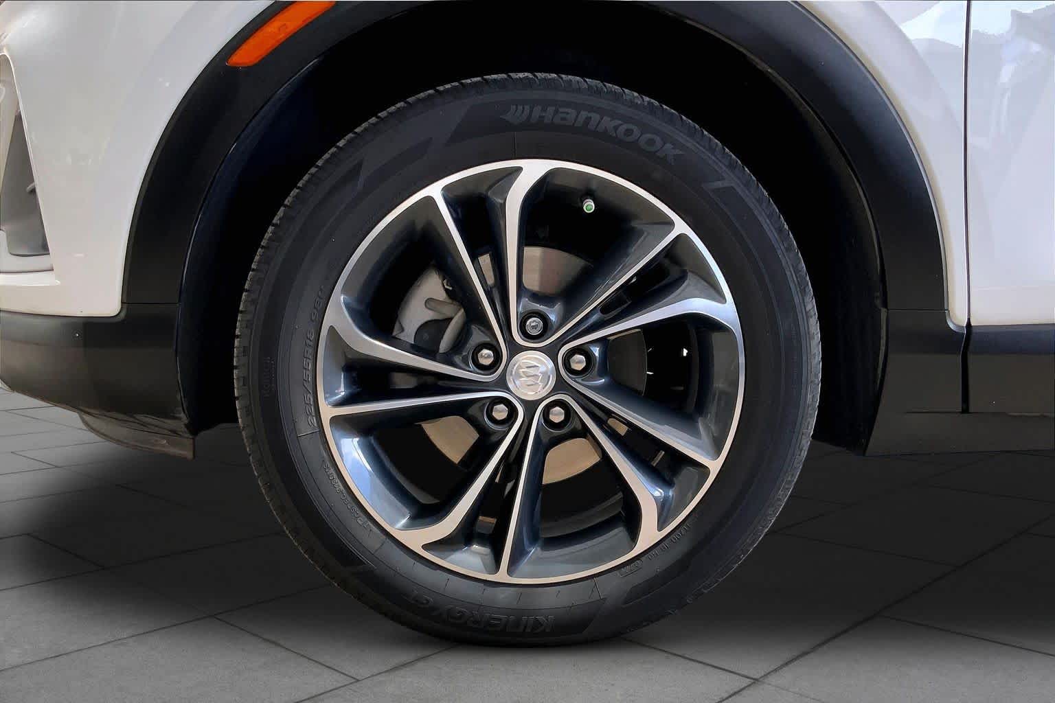 Used 2022 Summit White Buick Select image 11