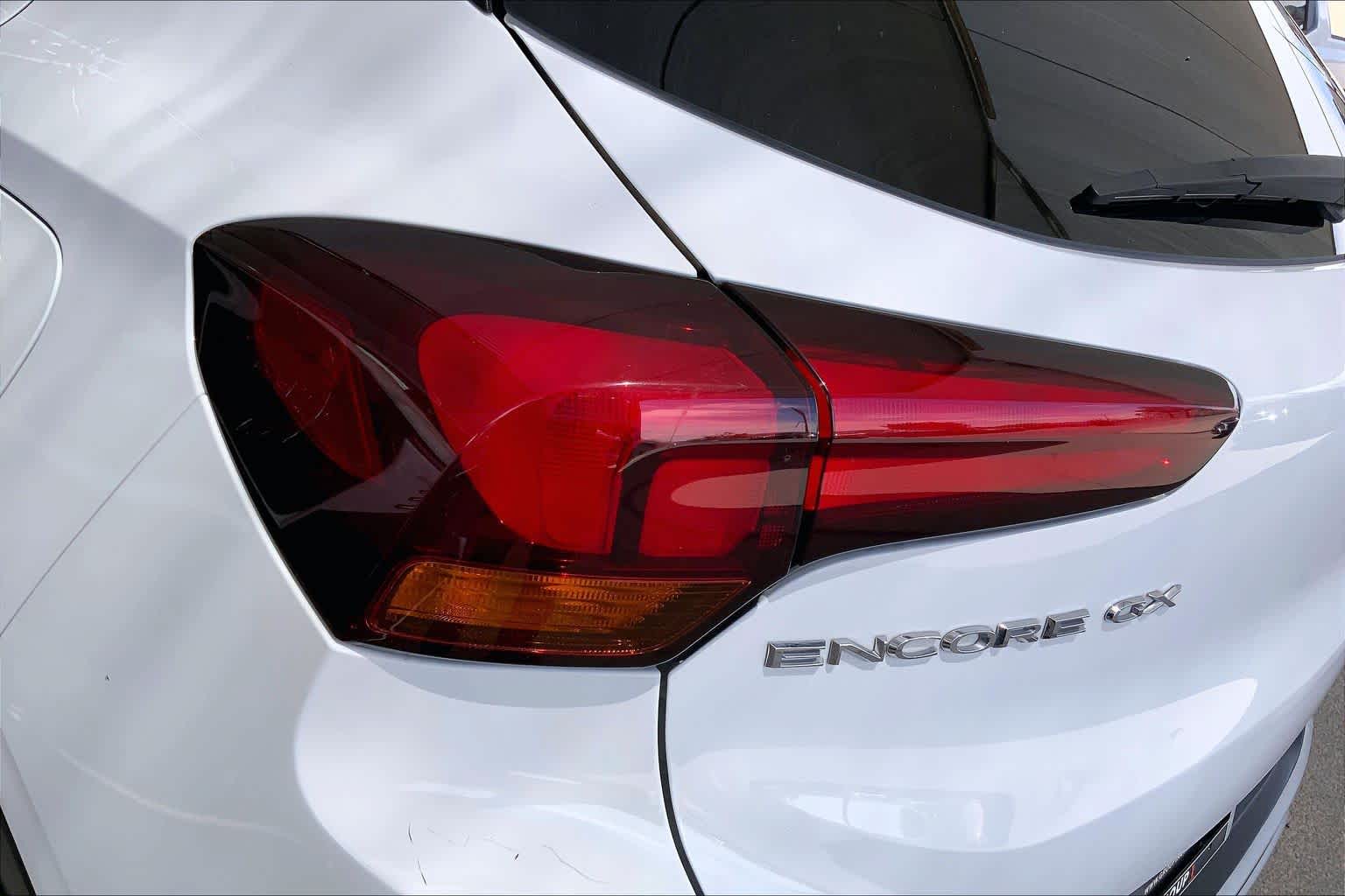 Used 2022 Summit White Buick Select image 29