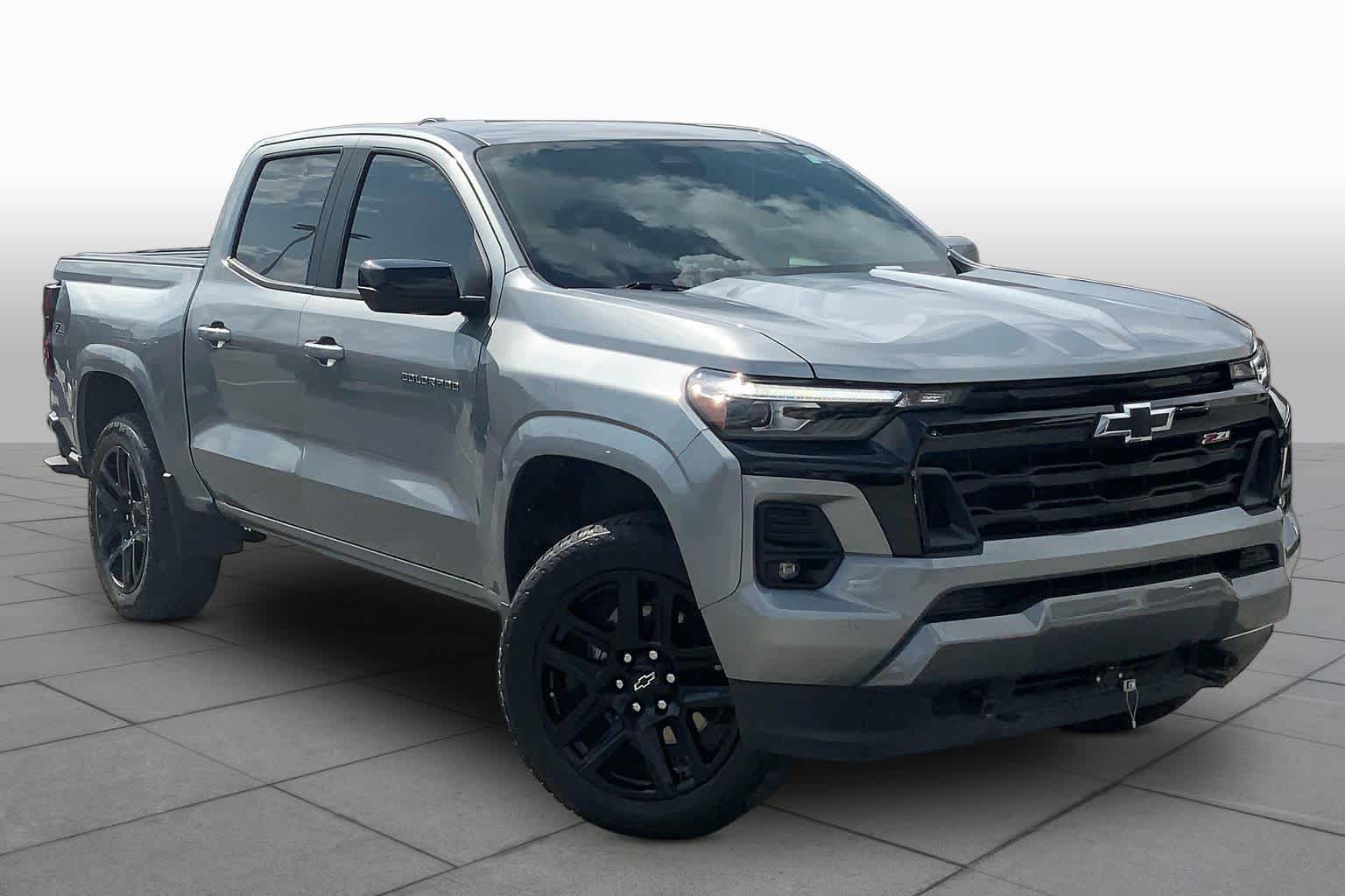 Used 2025 Sterling Gray Metallic Chevrolet Z71 image 4
