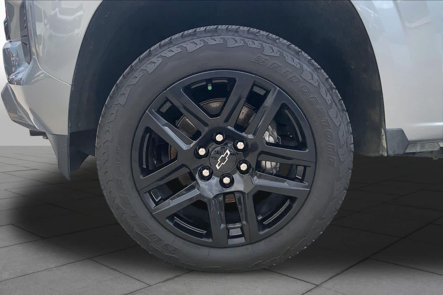 Used 2025 Sterling Gray Metallic Chevrolet Z71 image 20